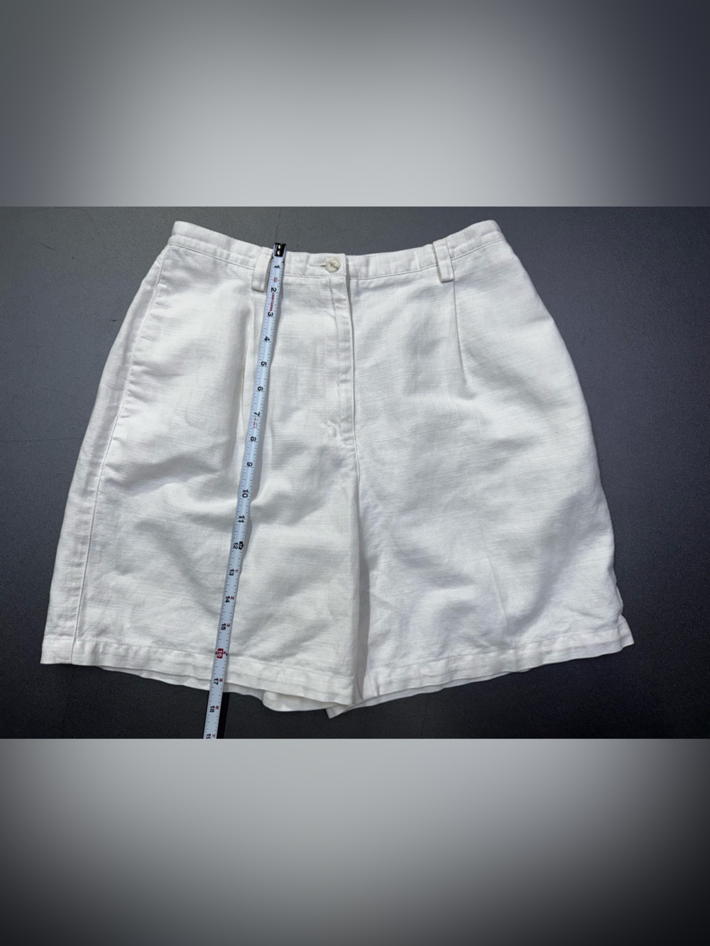Liz Claiborne 100% Linen White Bermuda Shorts Women Size 4 Classic - Picture 2 of 6